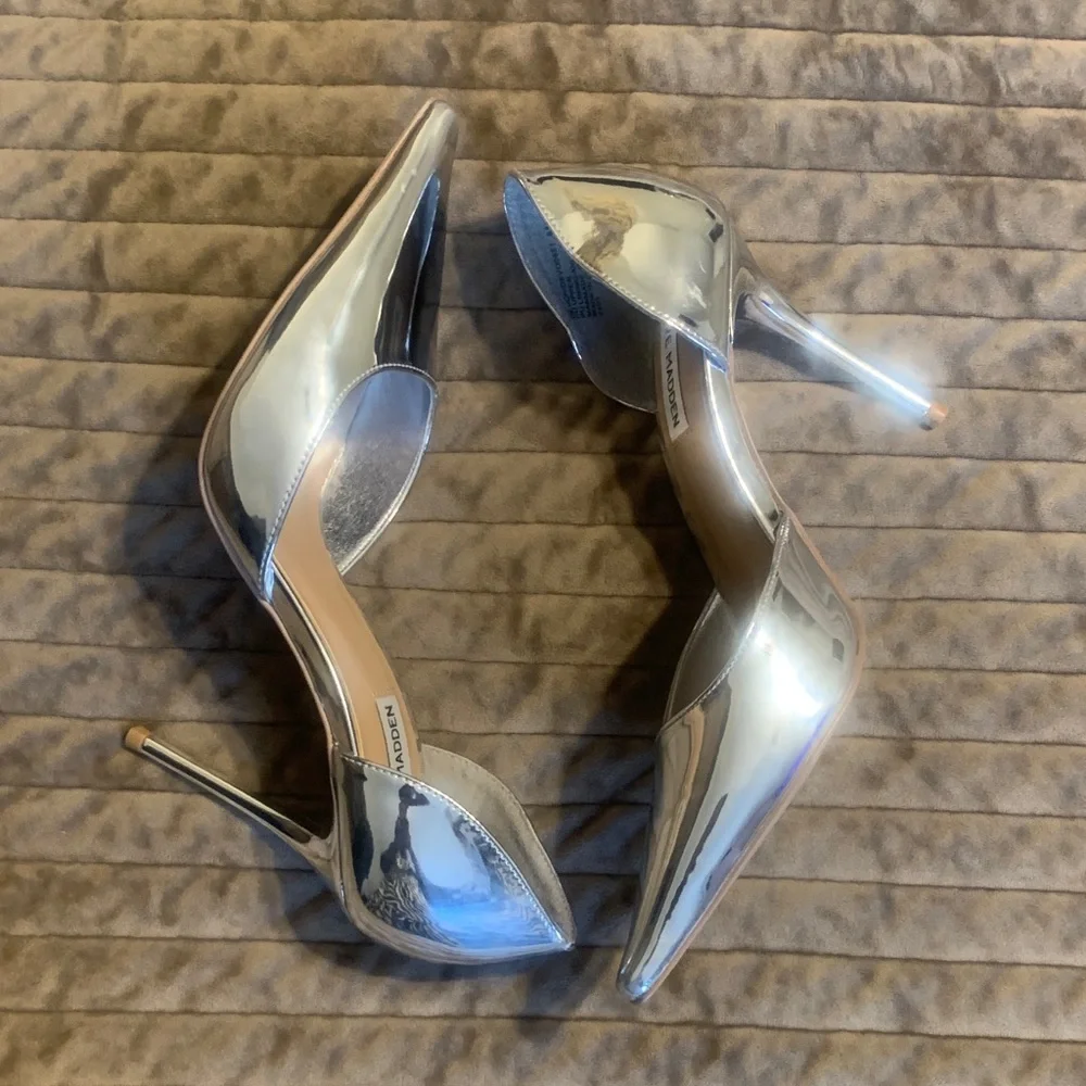 Steve Madden Metallic Silver Heels - Picture 3 of 5
